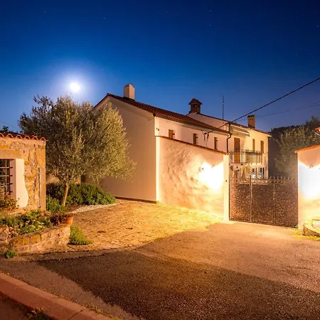 Domenico Villa Pobegi