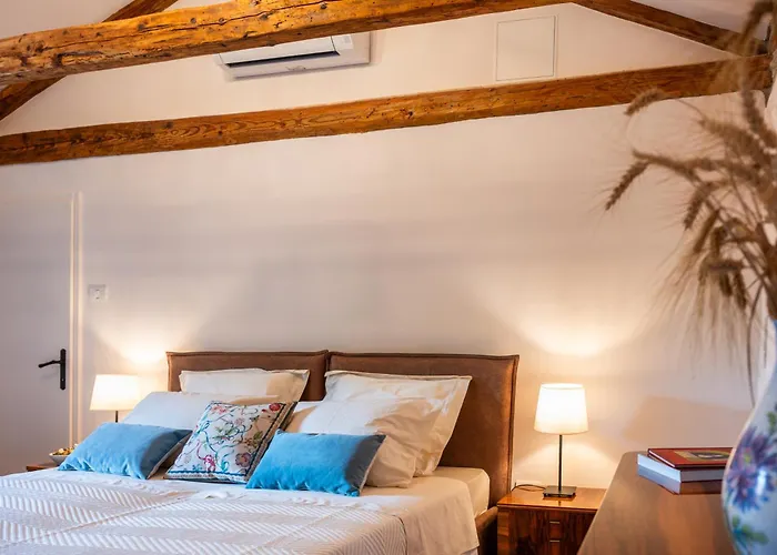 Domenico Villa Pobegi